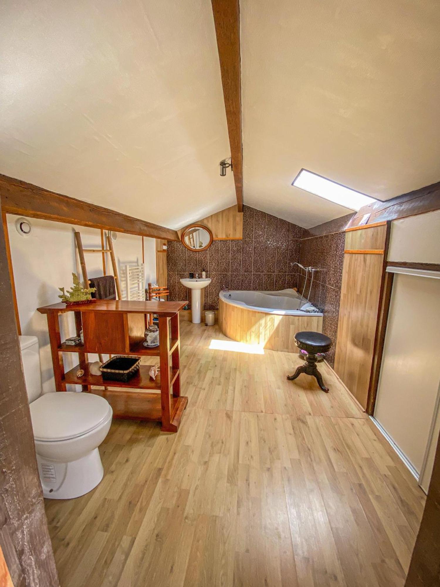 Ryokan Lankana Exideuil-sur-Vienne Eksteriør billede